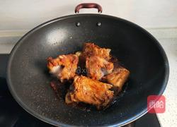 #东北#大骨头炖酸菜的做法图解7