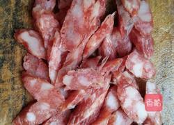 蒜苔炒腊肠的做法图解2