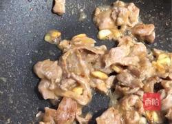 蒜香肉盖浇西兰花的做法图解9