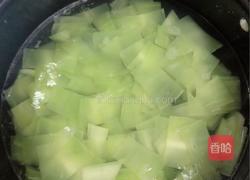 爽口炝拌莴笋的做法图解2