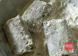 裹粉炸带鱼的做法图解2