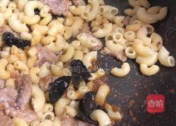 瘦肉炒通心粉的做法图解6