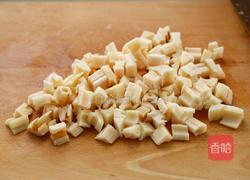 糖醋藕丁的做法图解1