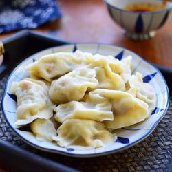 彩椒猪肉饺子的做法[图]