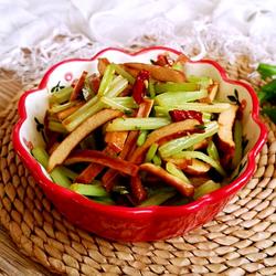 香干炒芹菜的做法[图]