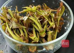 春芽拌豆腐的做法图解1