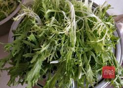 苦苣拌花生米的做法图解1