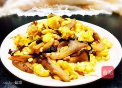 平菇炒鸡蛋的做法图解10