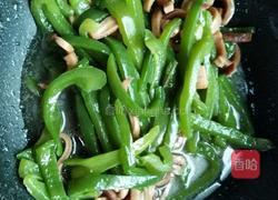 青椒炒鱿鱼的做法图解4