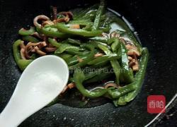 青椒炒鱿鱼的做法图解5