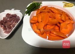 广东－胡萝卜炒肉的做法图解1