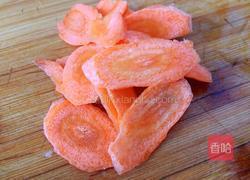 培根胡萝卜炒白菜的做法图解2