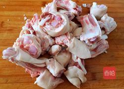 杀猪菜之红烧猪蹄的做法图解1