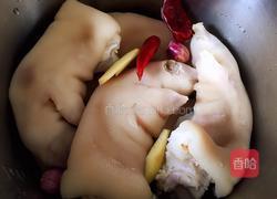 杀猪菜之猪蹄冻的做法图解5