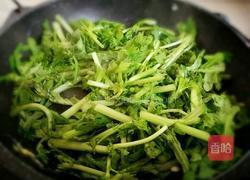 茼蒿炒鸡蛋的做法图解4