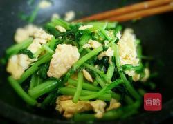 茼蒿炒鸡蛋的做法图解7