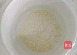 双米雪梨粥 (宝宝辅食）的做法图解2