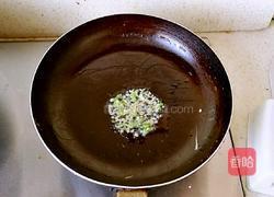 鸡蛋炒蒜苔的做法图解4