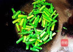 芦笋炒鸡蛋的做法图解4