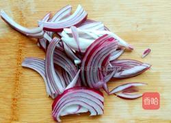 黄瓜洋葱拌木耳的做法图解3