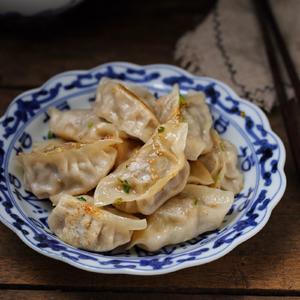 猪肉芹菜煎饺