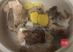 粤式－番茄土豆排骨汤的做法图解3