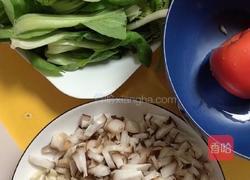 菌汤蔬菜面的做法图解1