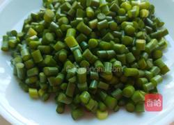 肉末炒蒜苔的做法图解2