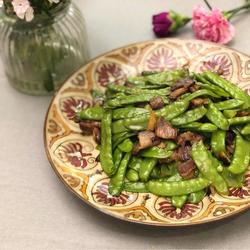 粤式－荷兰豆香菇炒腊肉的做法[图]