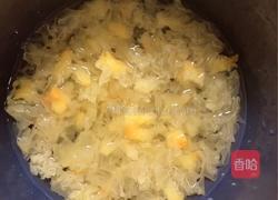 银耳莲子羹的做法图解2