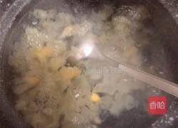 银耳莲子羹的做法图解3