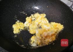 蒜苗炒鸡蛋的做法图解5