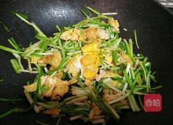 蒜苗炒鸡蛋的做法图解9