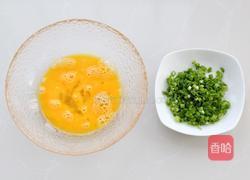 葱花培根鸡蛋饼的做法图解2