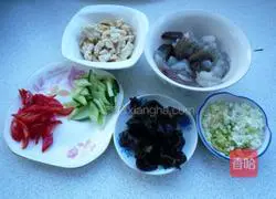 Illustration of how to make fried shrimps with fresh walnuts 2