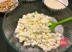 花生糖 (微波炉版)的做法图解4
