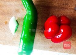 双椒炒木耳的做法图解2