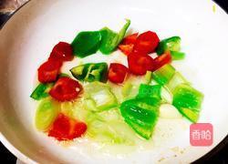 双椒炒木耳的做法图解4