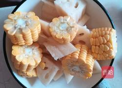 藕炖排骨的做法图解2