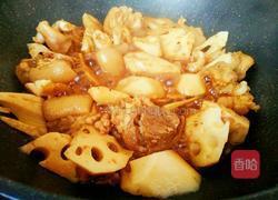 莲藕红焖猪手的做法图解9