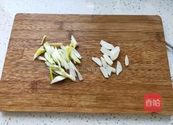 ＃东北＃虾仁炒蒜薹的做法图解4