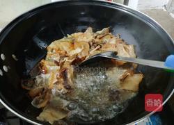 贵州腊肉炒青椒的做法图解4