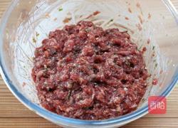 烫面牛肉萝卜蒸饺的做法图解3