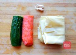 凉拌豆腐丝的做法图解1