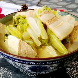 白菜猪肉炖大豆腐的做法[图]