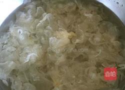 雪梨百合银耳润肺汤的做法图解3