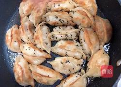 香煎饺子的做法图解5