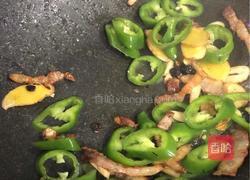 腊味豉椒炒鲜鱿的做法图解4