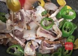 腊味豉椒炒鲜鱿的做法图解6