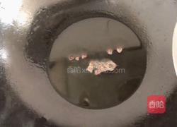 五花肉炒香芹的做法图解2